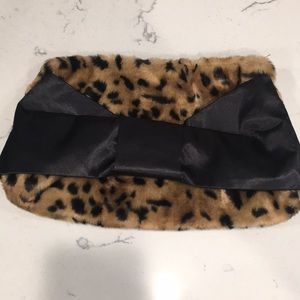 Faux fur Leopard clutch